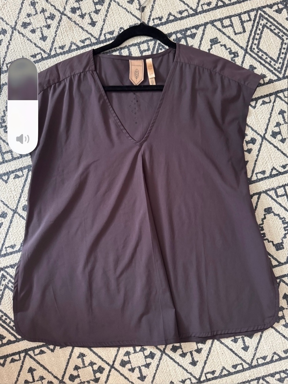 Relaxed V-Neck Cap Sleeve Blouse in Plum